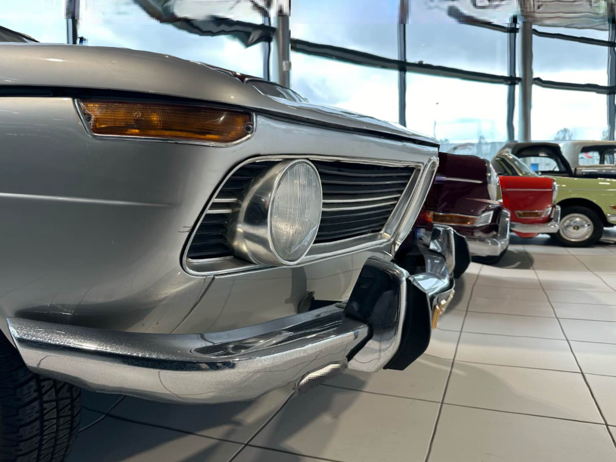 AUTOCARE - Professioneel uitdeuken en schadeherstel Rotterdam